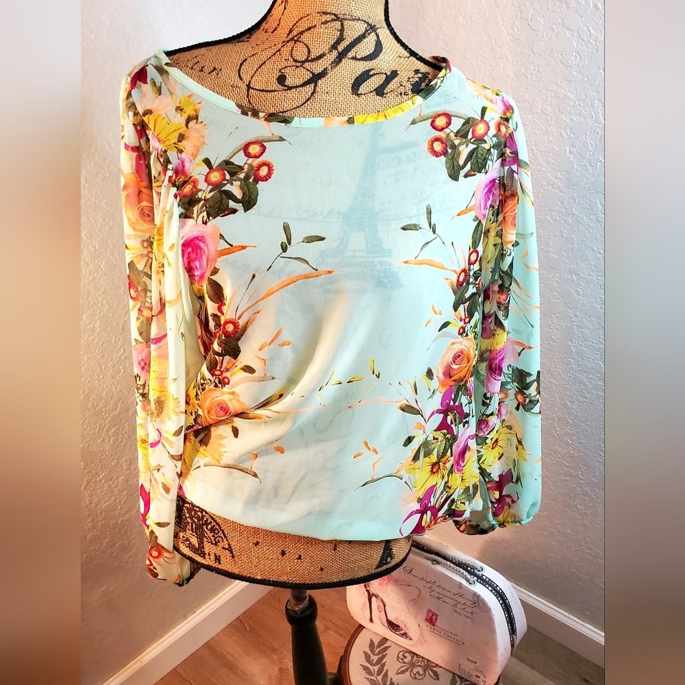 Trac sheer top